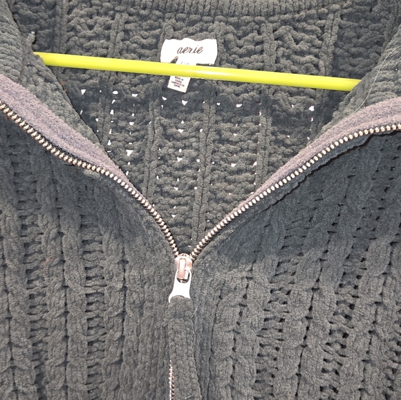 LIKE NEW AE SWEATER - Picture 2 of 2